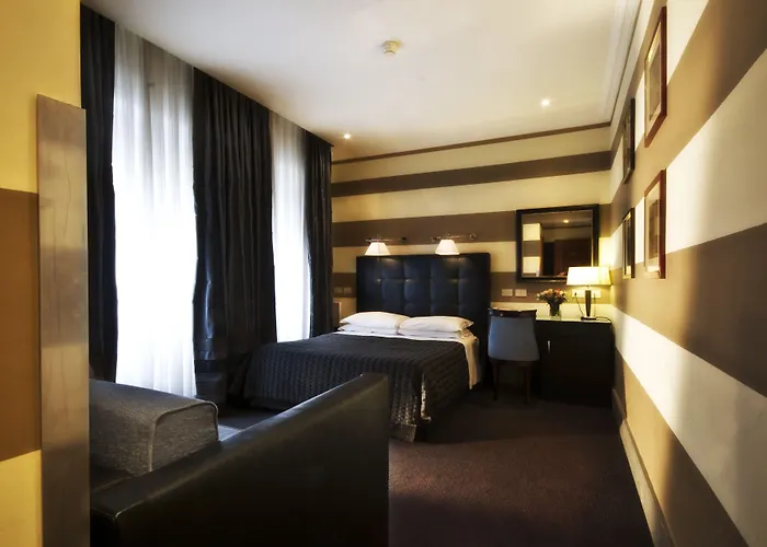 מלון Panama Garden 4*